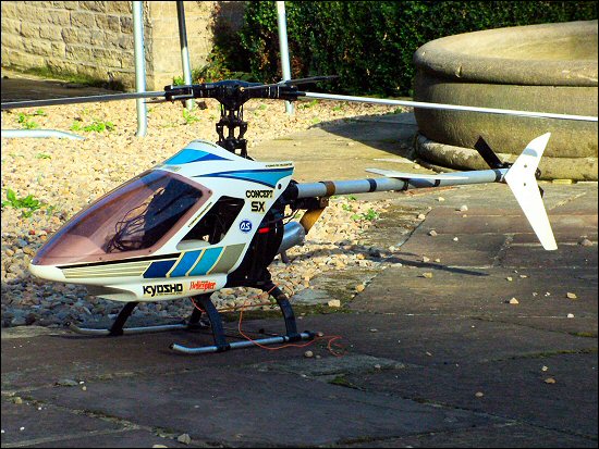 Kyosho Kit Hélicoptère Concept 60 avec moteur Supertigre 61 (10 cm3) Diamètre Rotor 1500mm (sans Radiocommande)