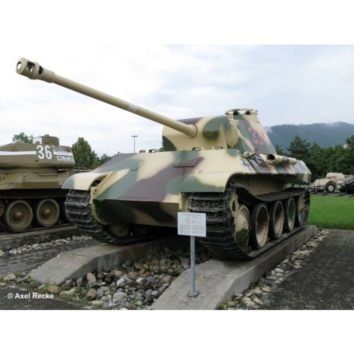 Revell 03273 - Panther Tank - 1/35 - 418 pièces - 24.1 cm long - avec peintures et colle 