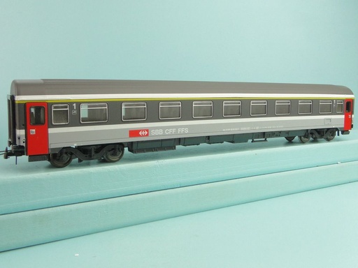 [ROC-44356] Roco 44356 - voiture 1ère classe pour trains rapides (portes rouges) - SBB-CFF-FFS - HO   