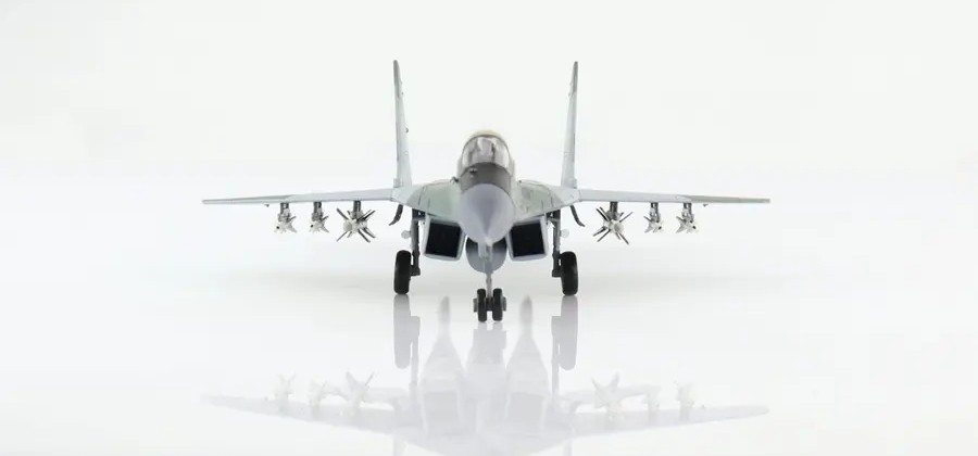 Hobby Master - Mig 29 - Fulcrum Fighter Aircraft - Iraqi Air Force - 29060 - Habbanyah Air Base (1990-91) - 1/72