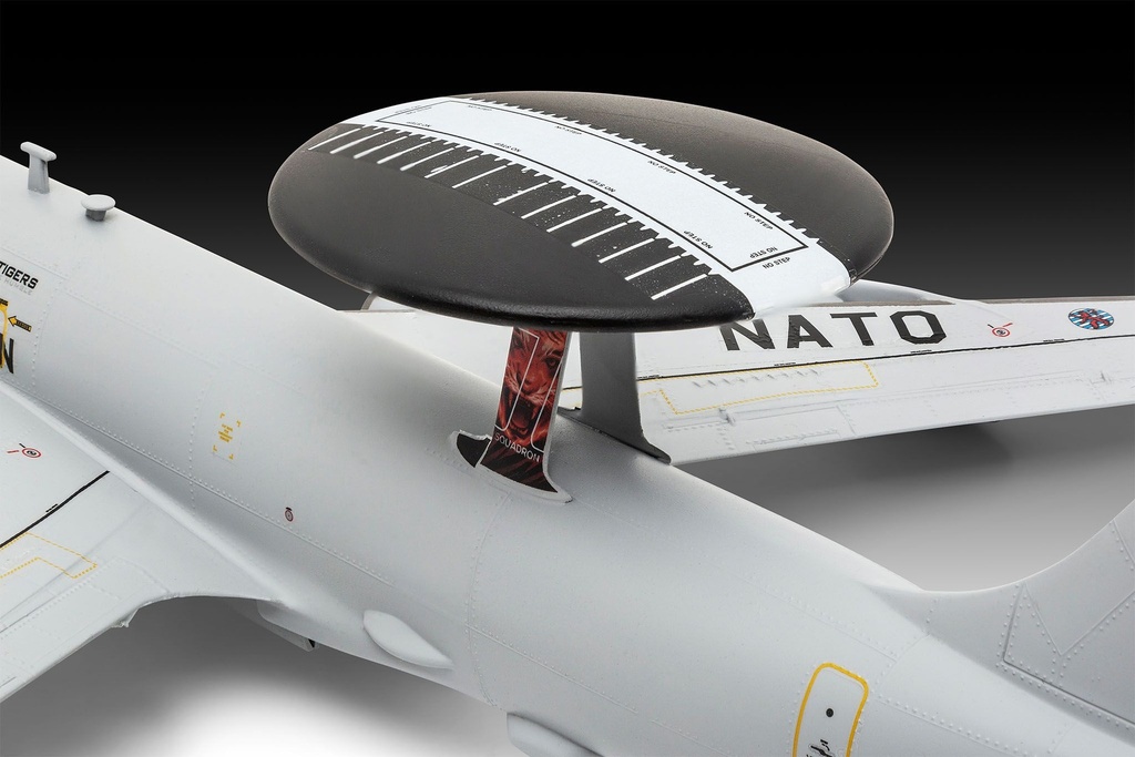 Revell 3794 - Boeing E-3A - 31.4 cm long - 77 pièces - 1/144