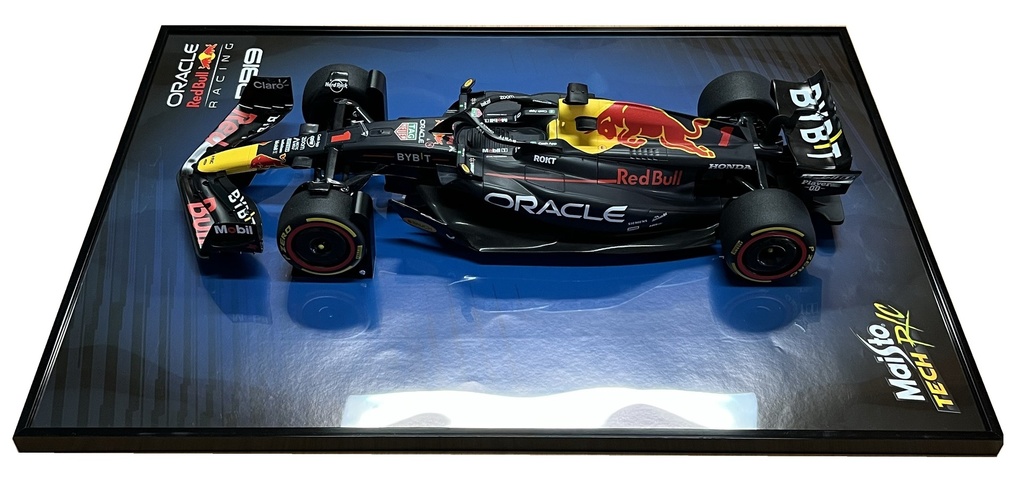 Maisto 1816802-1 - Cadre photo F1 avec modèle RedBull RB-19  #1 - M. Verstappen - 1/10