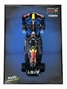 Maisto 1816802-1 - Cadre photo F1 avec modèle RedBull RB-19  #1 - M. Verstappen - 1/10