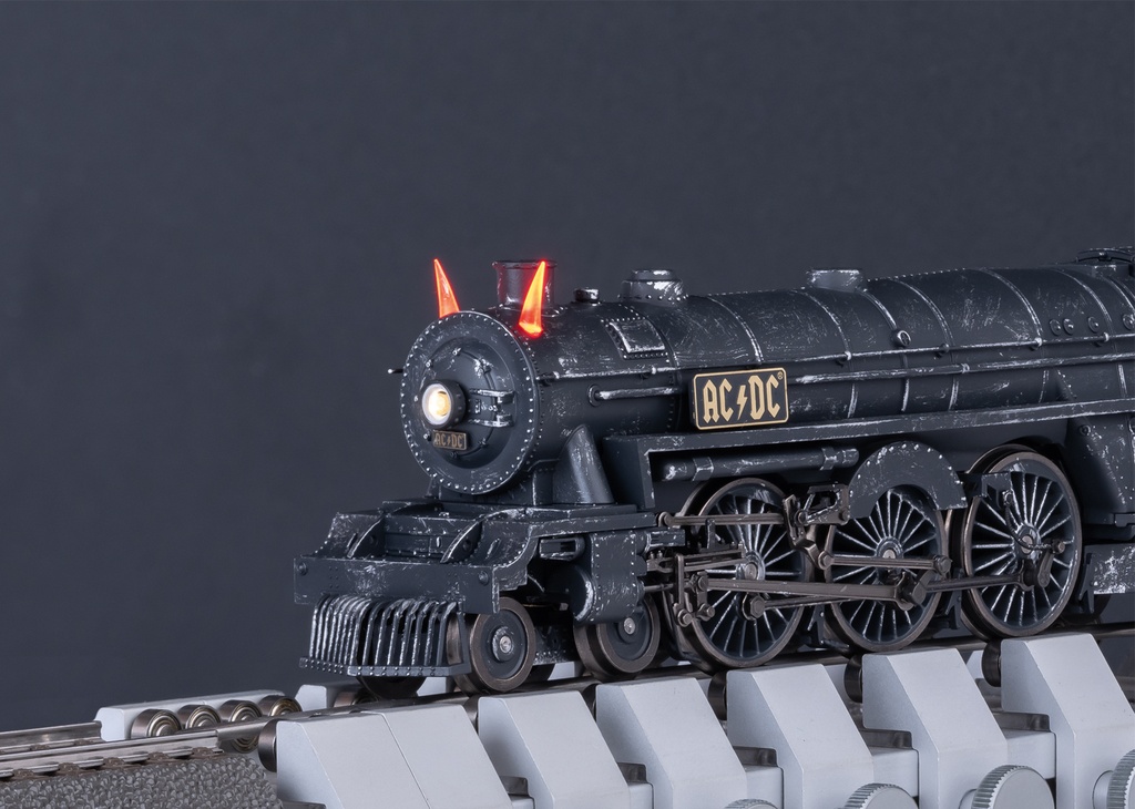 Märklin 39966 - AC/DC Black Ice 2008 World Tour - Locomotive à vapeur avec tender aux couleurs du légendaire groupe de rock AC/DC - Effet patiné réalisé à la main - HO