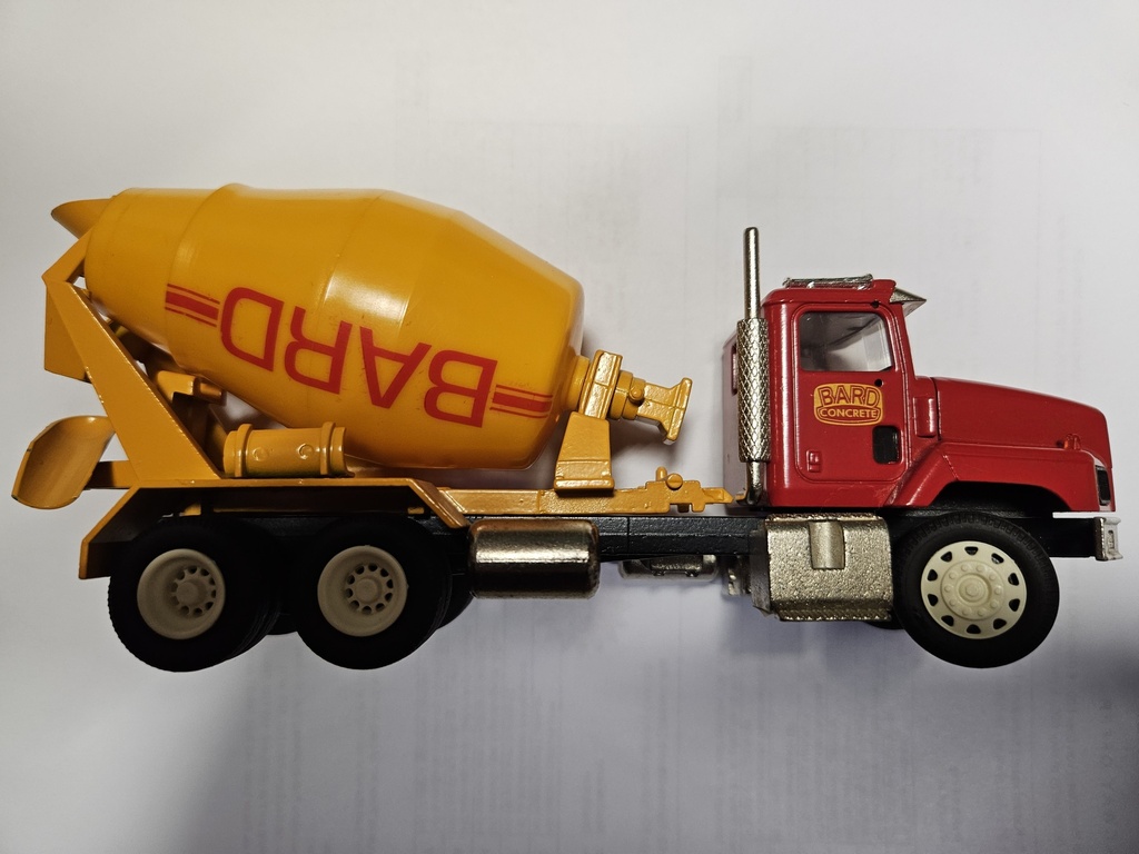 Conrad 6444 - Bétonnière internationale BARD - P 5000 - 3 essieux - 1/50