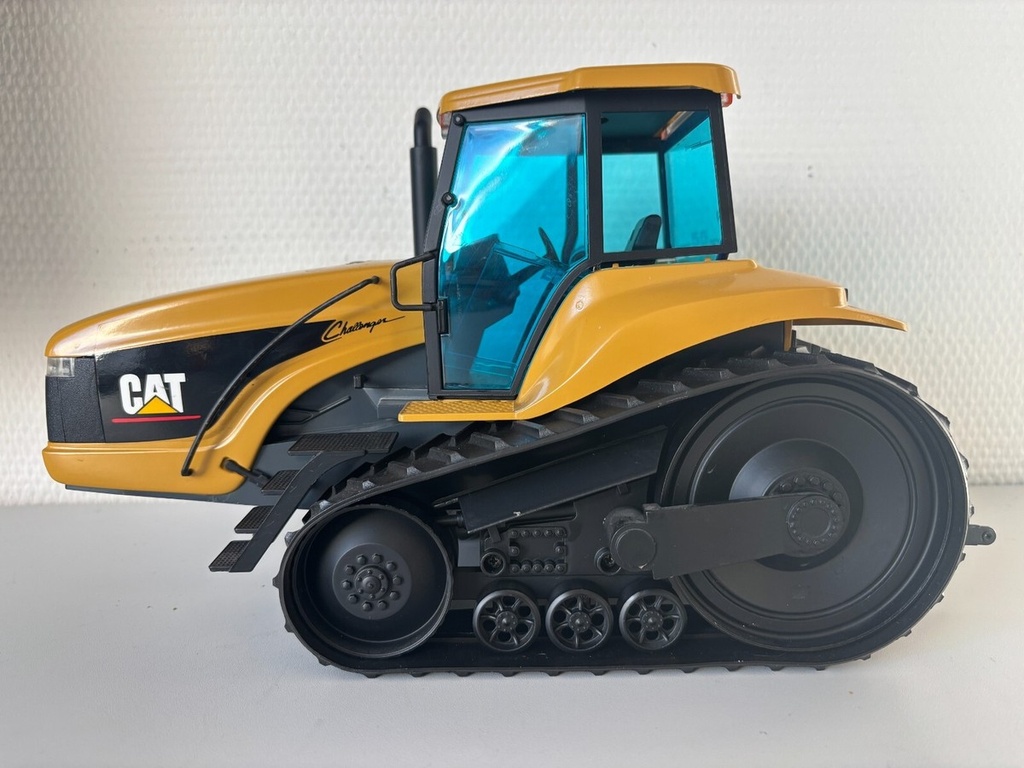 NZG 426 Caterpillar Challenger 55 - Tracteur agricole - 1/16