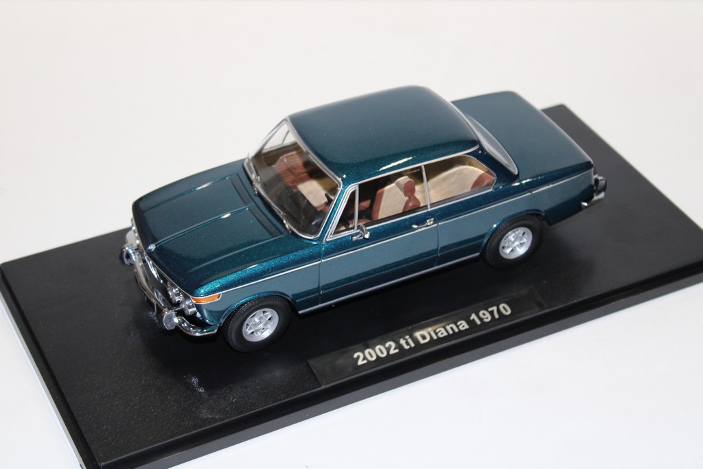 KK scale - BMW 2002 ti Diana - 1970 - 1/18