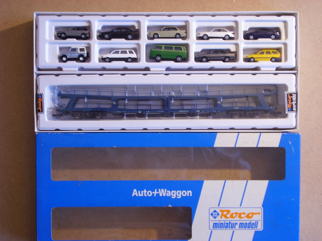 Roco 1900 - Wagon pour le transport de voitures y compris 10 voitures - DB - HO