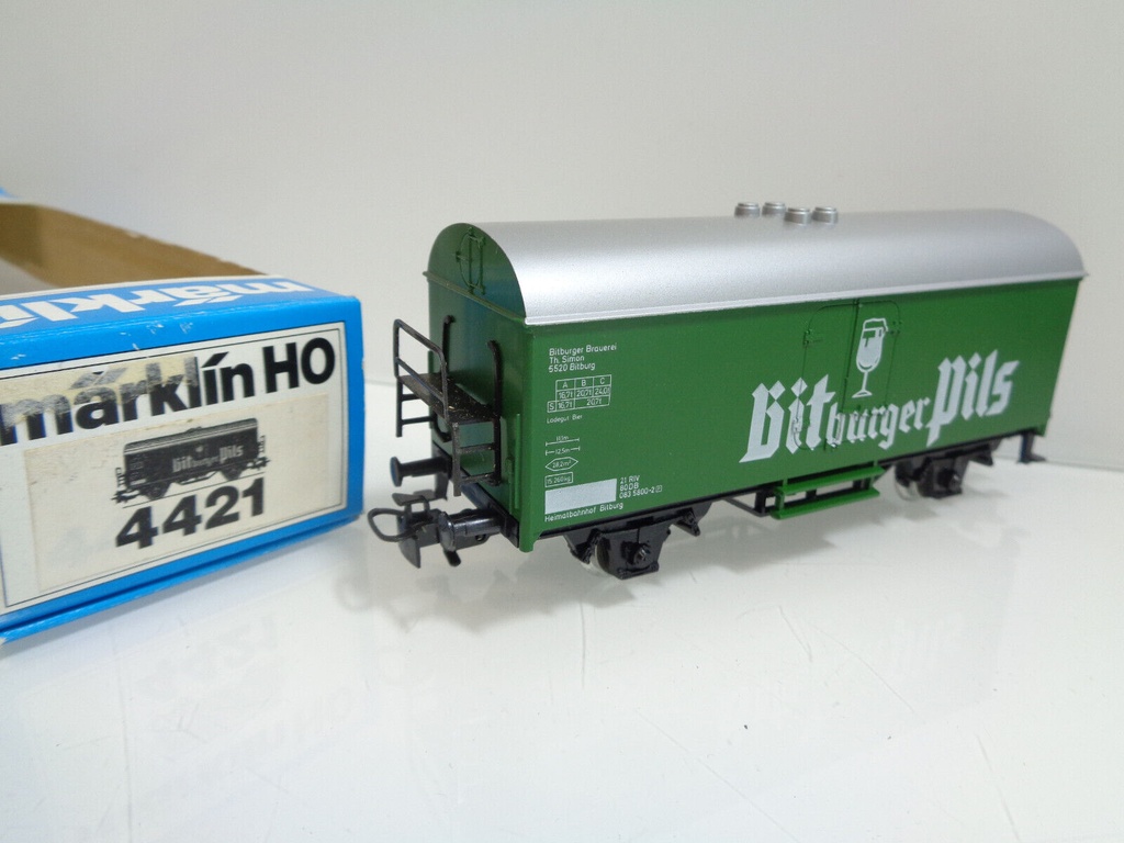 Märklin 4421 - Wagon couvert réfrigérant à 2 essieux - "Bitburger Pils" - DB - HO