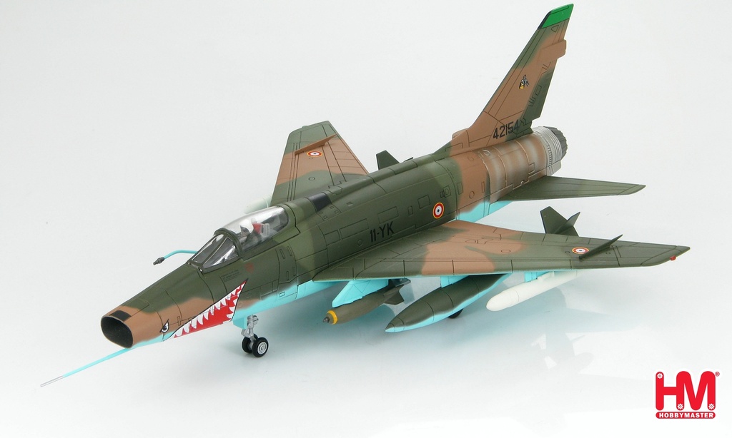Hobby Master - F-100D-35-NH - Super Sabre - French Air Force - EC 4/11 "Jura" - Djibouti 1978 - Avec support de présentation - 1/72 - (Occasion vérifiée)