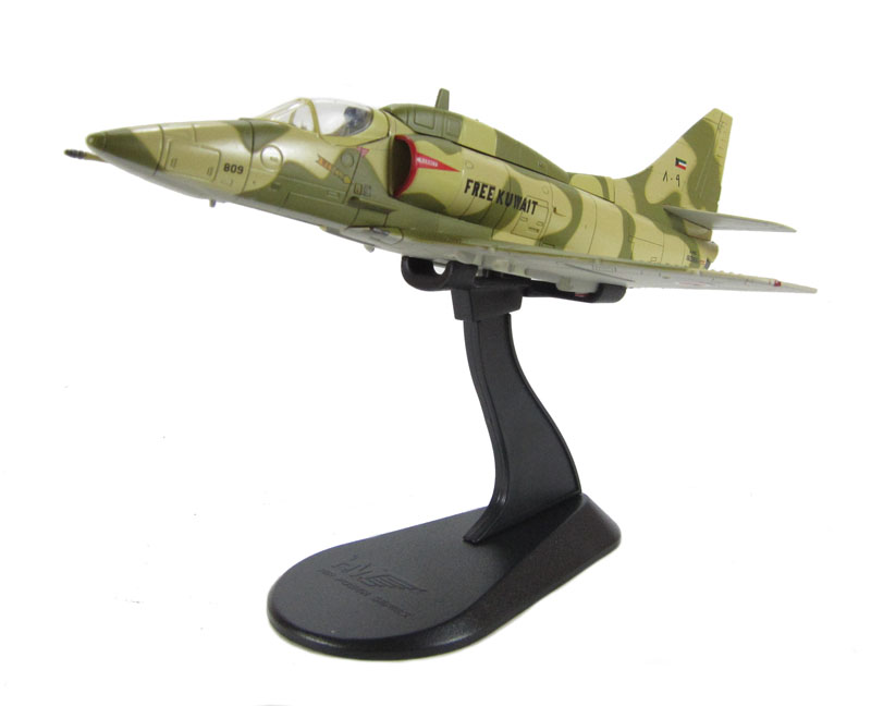 Hobby Master - Douglas A-4 Skyhawk - Free Kuwait Air Force - Gulf War - Jan 1991 - Avec support de présentation - 1/72 - (Occasion vérifiée)