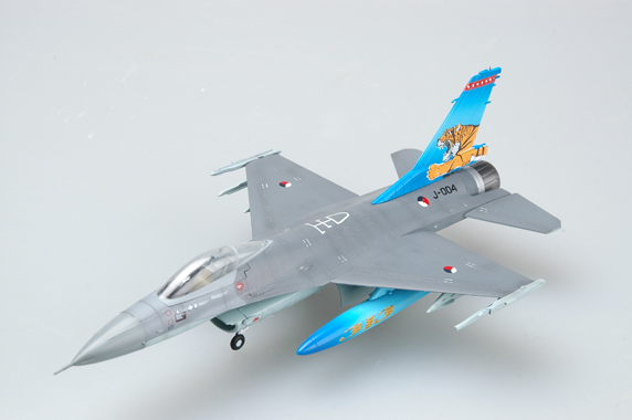 Easy Model - F-16A/C - J004 NTAF - "Tiger Meet" - Avec support de présentation - 1/72 - (Occasion vérifiée)