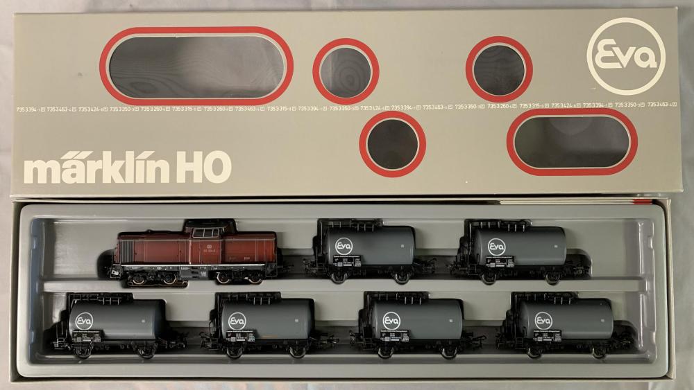 Märklin 2855 - Coffret "Train Eva" - Rame comprenant 1 locomotive Diesel série 212 et 6 wagons citerne - DB - HO (Emballage un peu défraîchi)