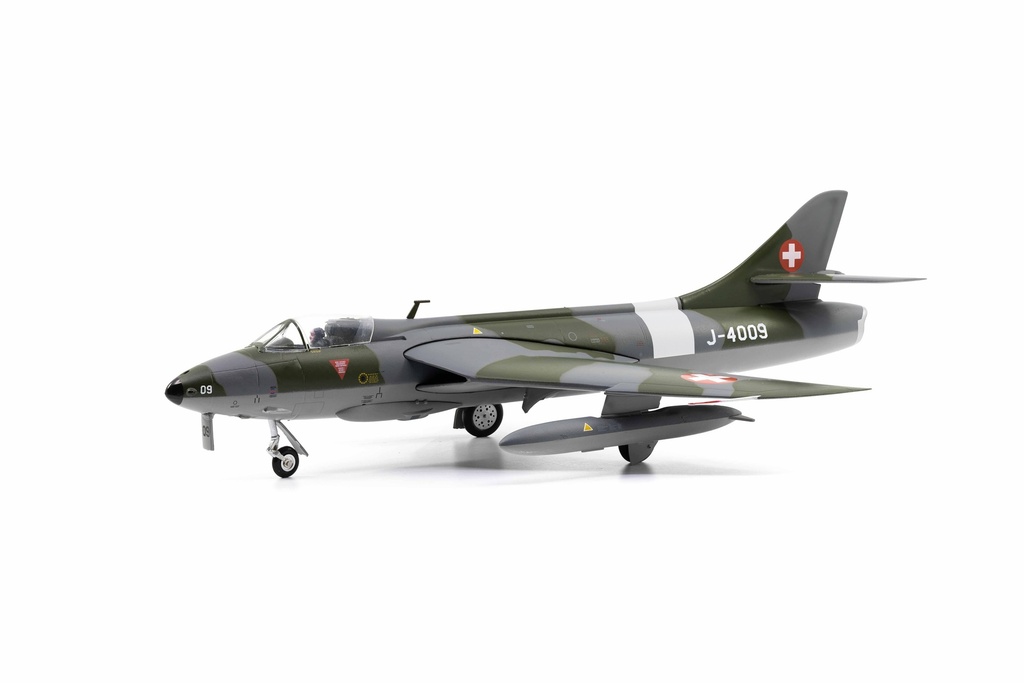 ACE Hunter Mk.58 J-4009 Agressor