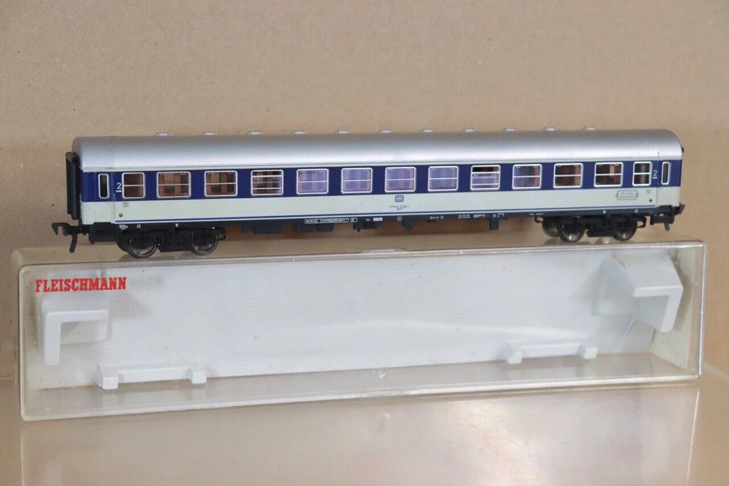 Fleischmann 5174 Wagon DB voyageurs 2ème classe HO