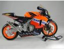 Guiloy - Honda RC 211V - Valentino Rossi - Team Repsol Honda - 1/6