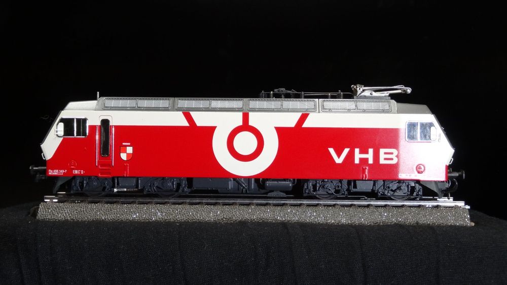 HAG 266 - Locomotive Re 4/4 VHB "Menzau" - HO