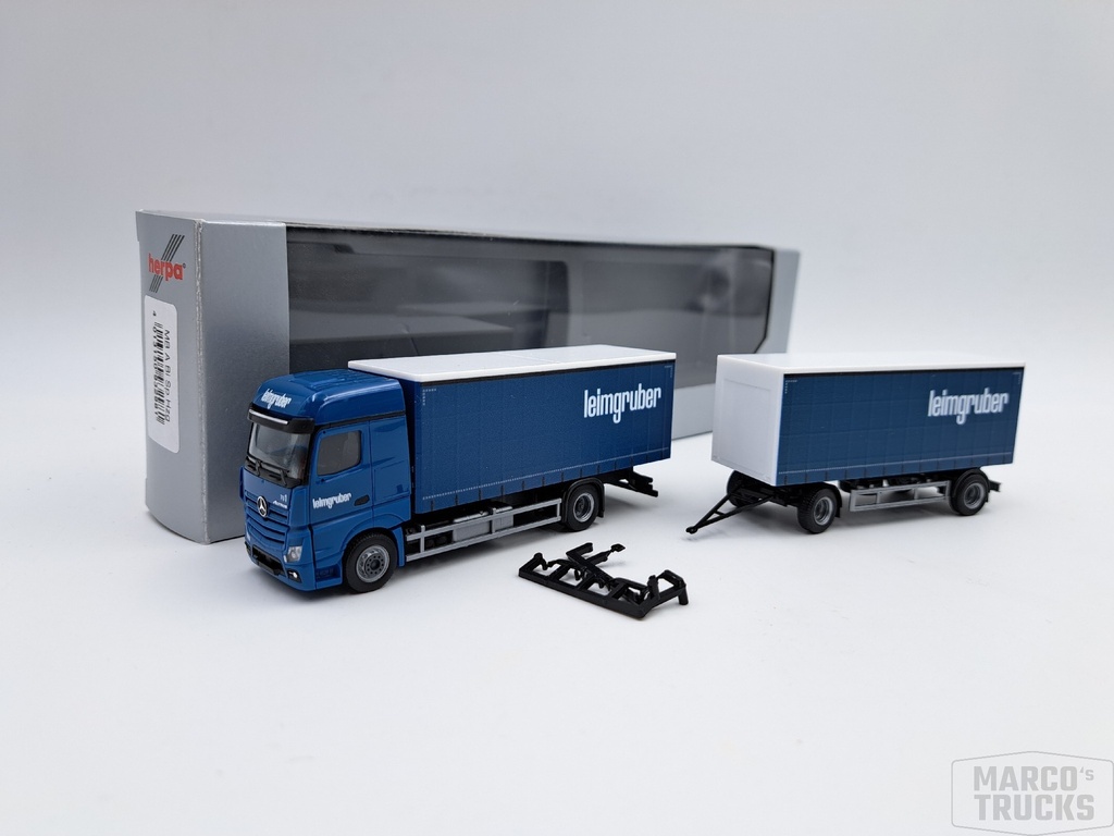 Herpa 932981 - Daimler Bigspace Tracteur à bâche à rideaux "Leimgruber" CH - 1/87