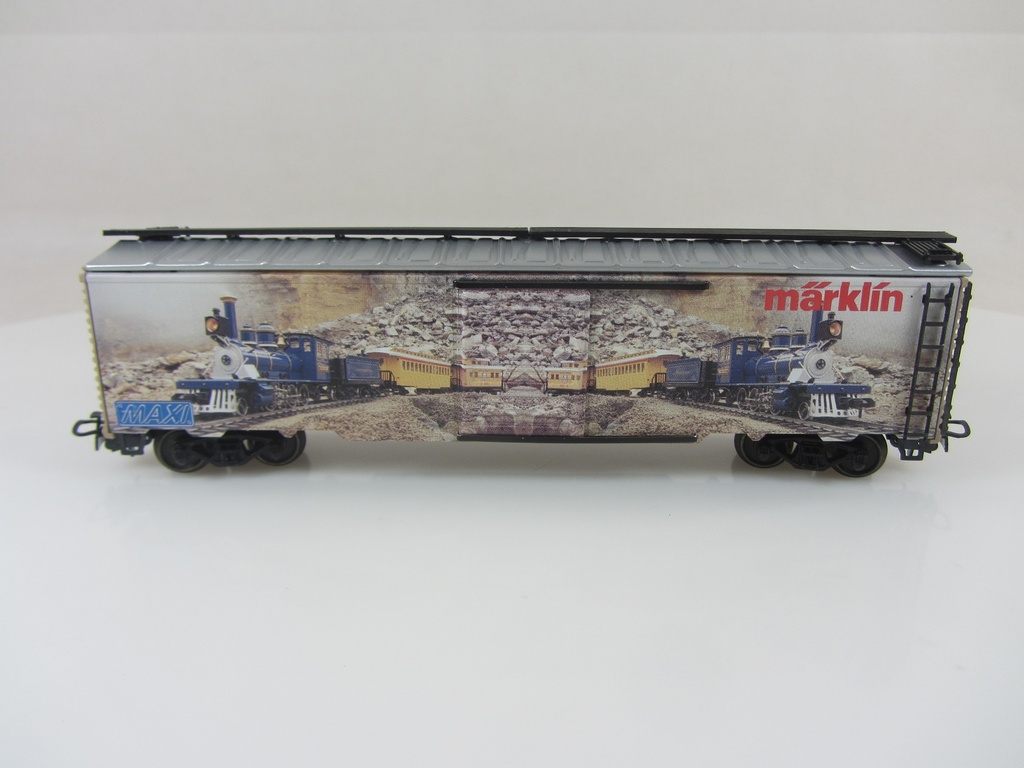 Märklin 45641 - wagon de marchandises couvert à 4 essieux, en tôle/plastique, de type américain USA-Box-Car - DB - HO