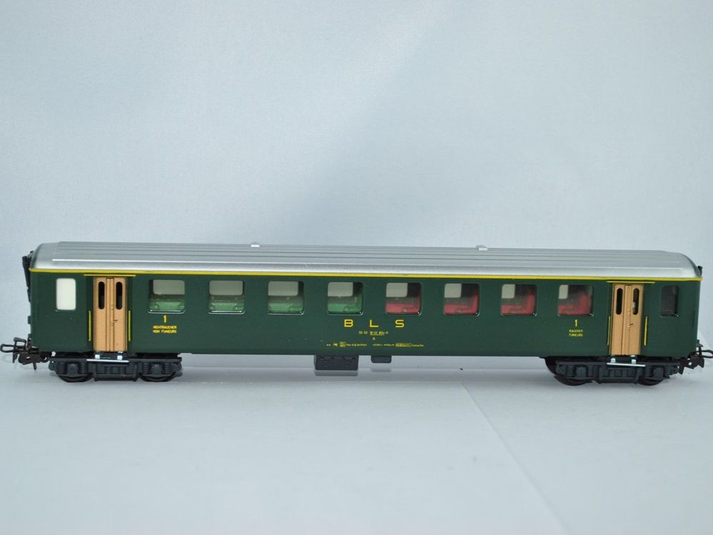 HAG 450 - BLS Wagon voyageurs 1ère classe - AC - (ancien boitage) - HO