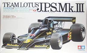 Tamiya 12022 - TeamLotus J.P.S. Mk. III - M. Andretti - 1977 - 1/12 (Occasion vérifiée) Emballage légèrement défraîchi