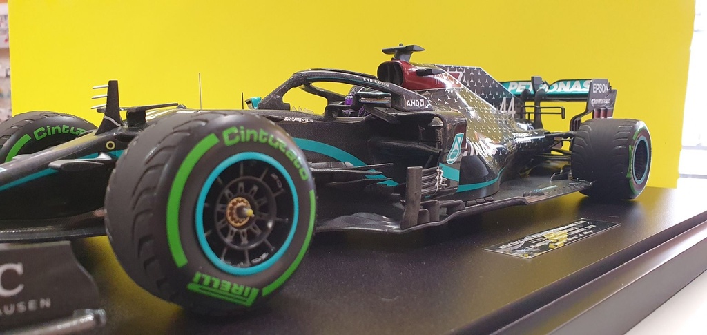 Minichamps - Mercedes-AMG Petronas Formula One Team W11 - Lewis Hamilton - World Champion 2020 - 1/12 - Edition Limitée 350 pièces