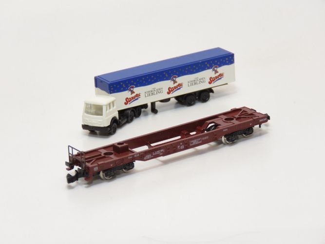 Mini-Club 82270 - wagons à ferroutage "Sarotti" (avec camion-tacteur) - DB - "Z"        