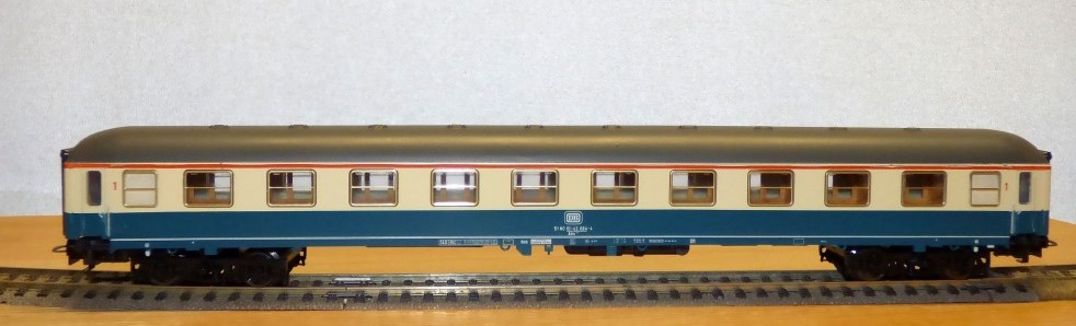 Liliput 894 04 - Voiture grandes lignes à 2 bogies de 1ère classe type Büm - 43-064-4 - DB - HO            