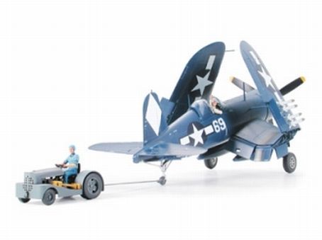 Tamiya 61085 - Vought F4U-1D Corsair with Moto-Tug - 1/48
