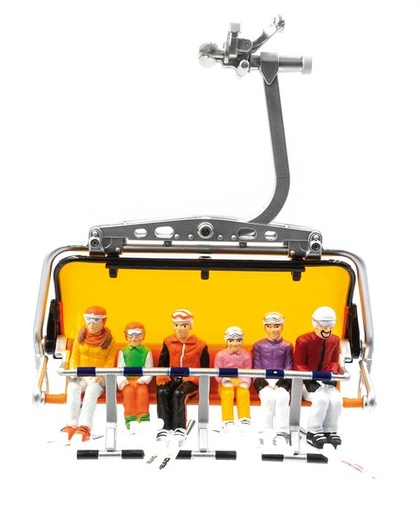 [JC-54200] JC 54200 - 6 Figurines assises avec skis HEAD - 1/32