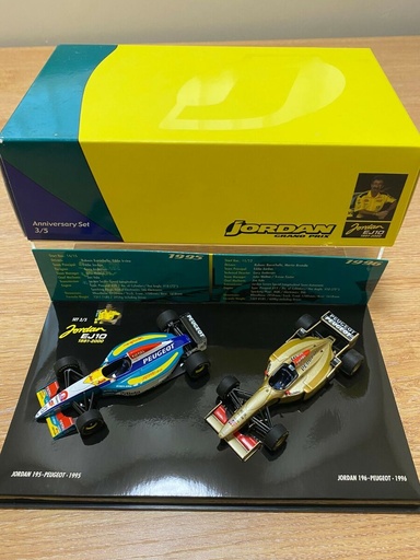[MIN-402 109596] Minichamps 402 109596 - Coffret "3/5" de 2 Formule 1 Jordan Peugeot 1995 et 1996 -1/43 - Limité à 3666 pièces  