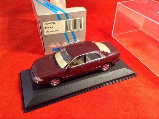 [MIN-430 013002] Minichamps Audi A8 - Ruby red métallic - 1/43  