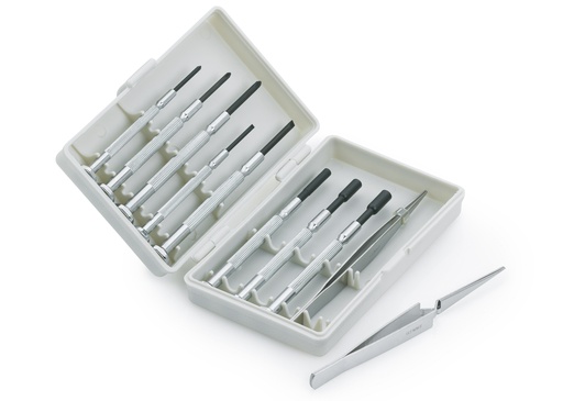 [MAR-70900] Märklin 70900 - Boîte à outils de précision - Avec clés à douille, tournevis plats et cruciformes, et pincettes