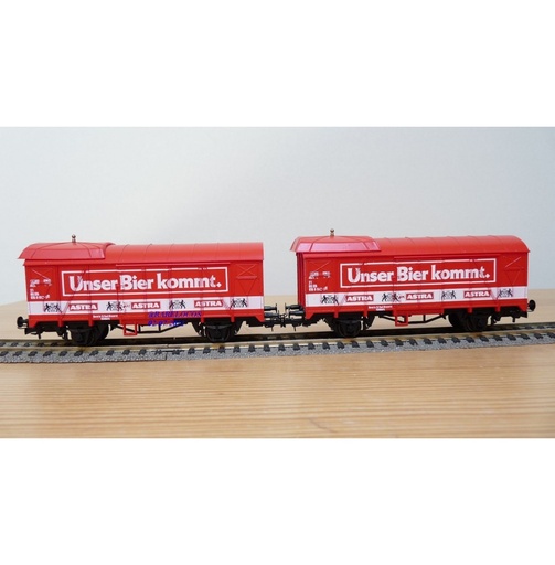 [LIL-229 04] Liliput 229 04 - composition de 2 wagons couverts pour transport de bière à 2 essieux "Astra " - DB - HO 