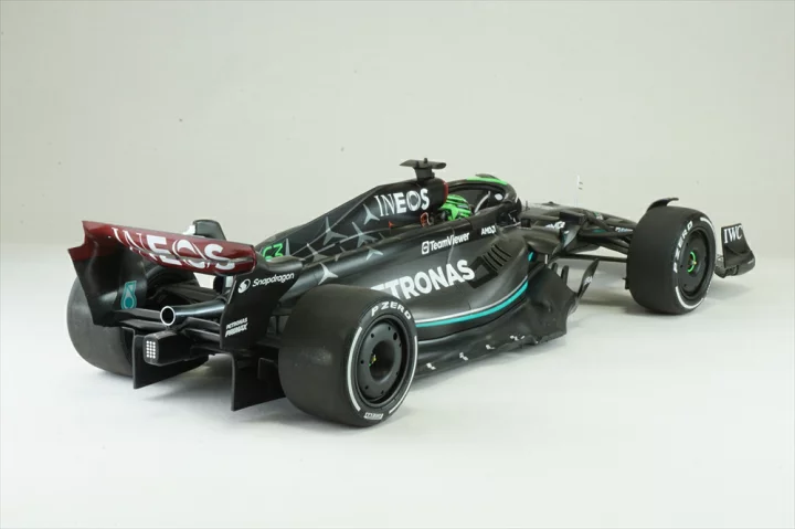 [MIN-110230163] Minichamps - Mercedes-AMG Petronas Formula One Team F1 W14 E Performance - #63 - G. Russell - Bahrain GP 2023 - 1/18 