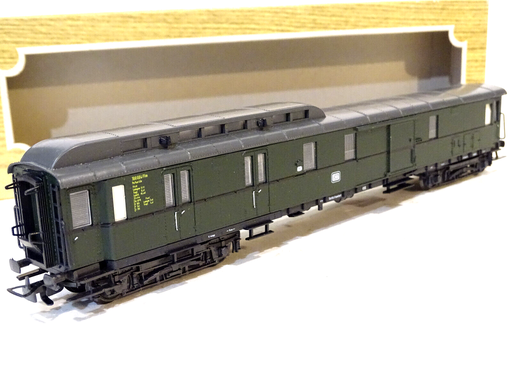 [LIL-329351] Liliput 329351 - Wagon pour le transport des Bagages 100004 Ffm - DB - HO    