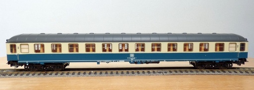 [LIL-896 04] Liliput 896 04 - Voiture grandes lignes à 2 bogies de 2 ème classe type Büm - 70-801-1 - DB - HO         