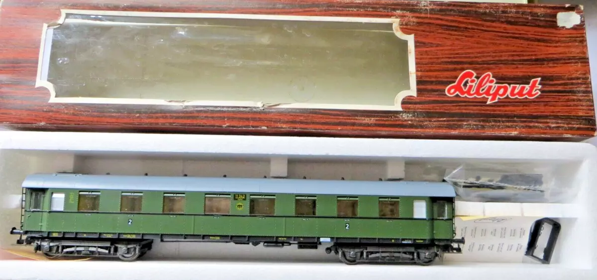[LIL-842 02] Liliput 842 02 - Voiture grandes lignes type - 2ème  classe - 11 342 dépôt de Hanovre - (plaques d'itinéraire incluses) - DR - HO  