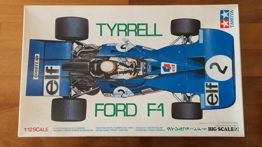 [OKAZ-TAM-12009] Tamiya 12009 - Tyrrell Ford F-1 - J. Stewart / F. Cevert - 1971 - (avec pilote) - 1/12 (Occasion vérifiée) emballage légèrement défraîchi